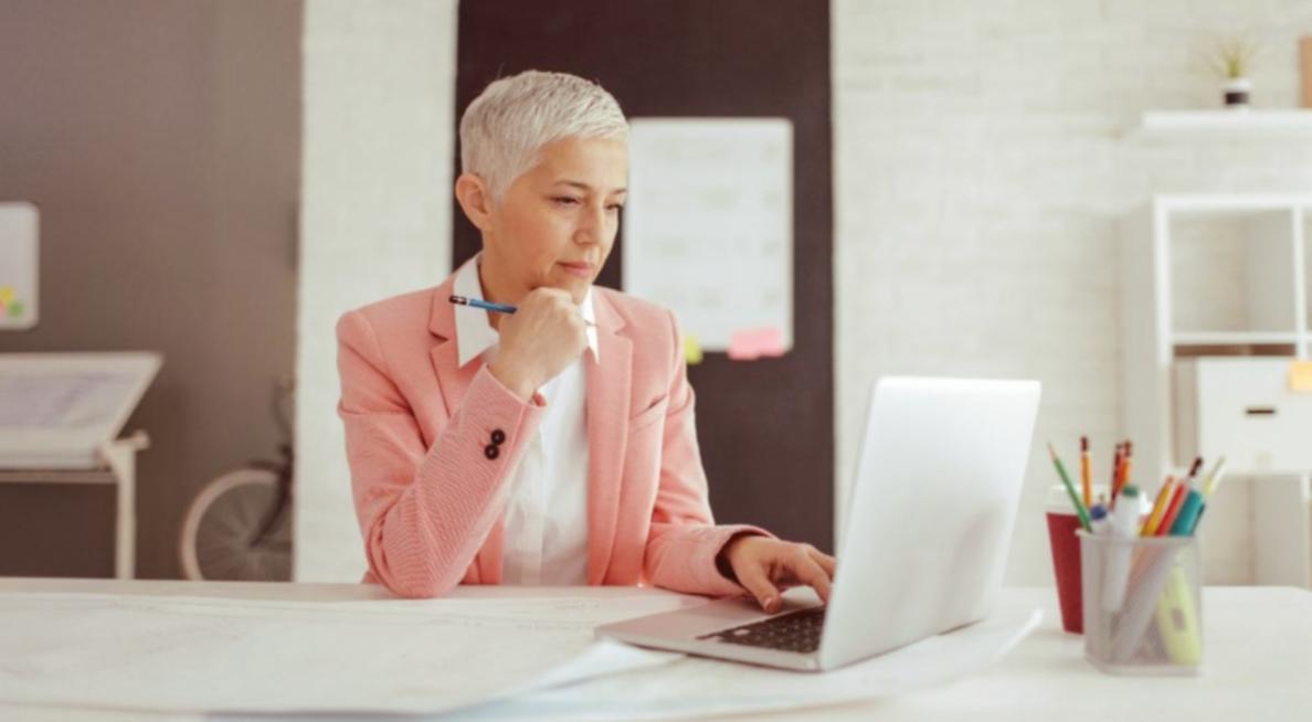 Financial risk assessment workspace with analysis tools